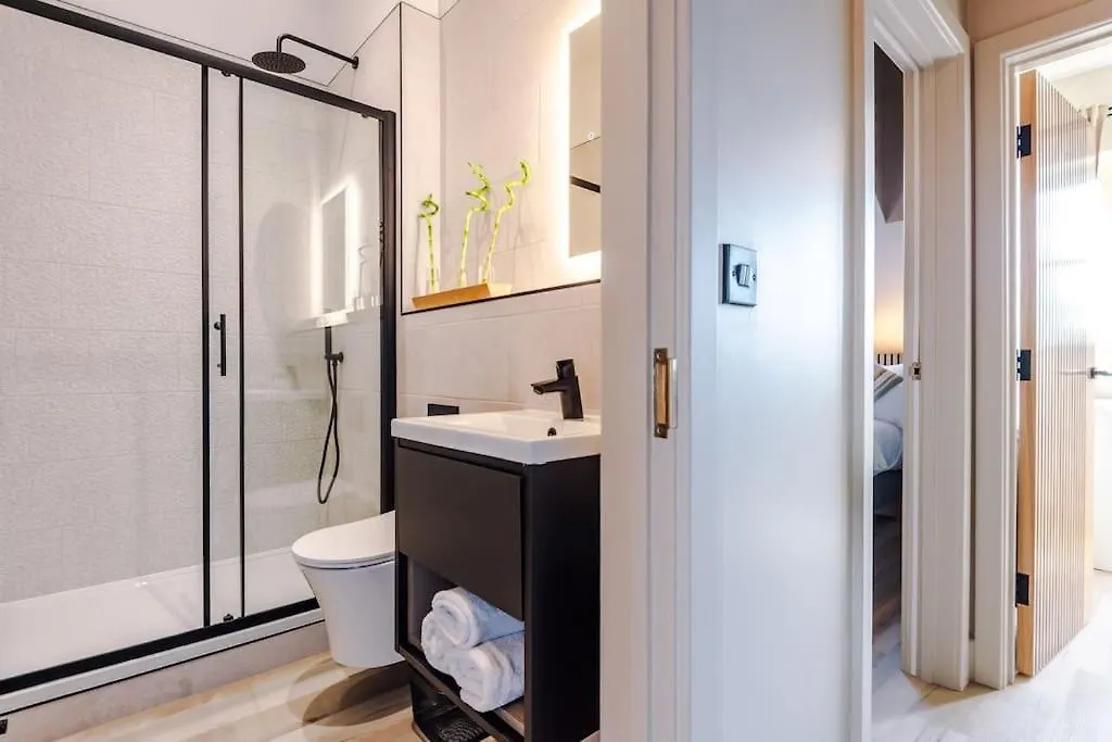 City Centre Apartment Free Parking And Luxury Finishes Chester